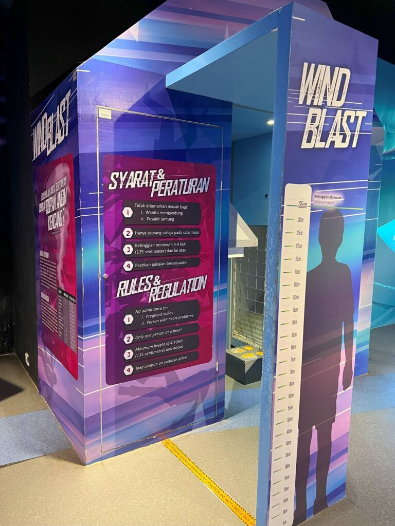A hurricane simulator called Wind Blast at Pusat Sains Negara.